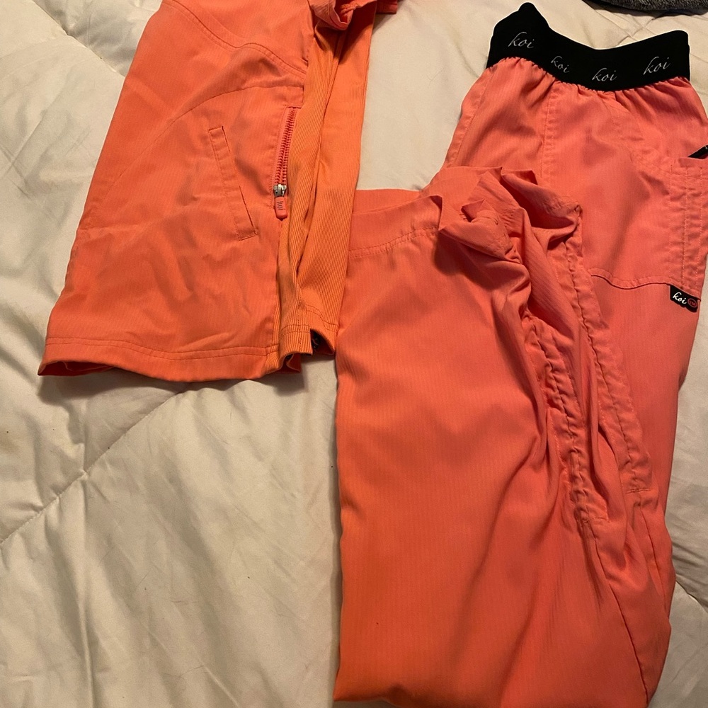 Koi light scrub set